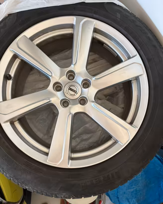 N.4 Cerchi + gomme Volvo xc90 invernali