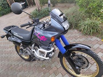 Honda Dominator 95