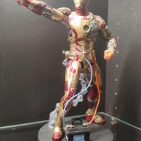 FIGURE VARIE IRON MAN.