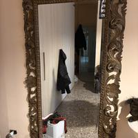 Specchio vintage con cornice in legno stile barocc