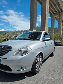  Lancia ypsilon momo design 