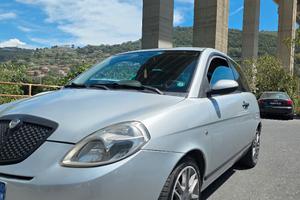  Lancia ypsilon momo design 