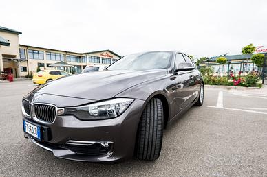 BMW 318 Luxury