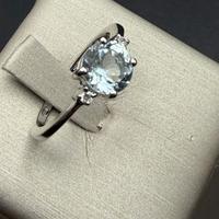 ANELLO ACQUAMARINA 1 KT  DIAMANTI LATERALI O,10 CT