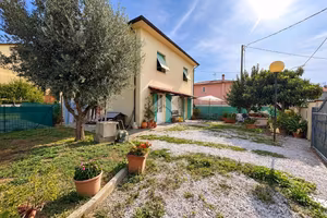 5 LOCALI A CASCINA