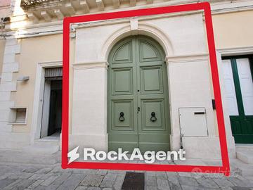 Palazzo / Stabile di 93 m² con 3 locali a Trepuzzi