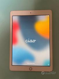 Apple Ipad 5 (2017) Oro 32 Gb Wi-Fi 9,7" come nuov