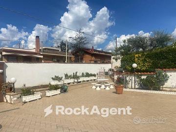 VILLETTA CON AMPIO GIARDINO - VALLE MARTELLA