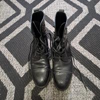 Stivaletti neri in pelle Ferragamo 