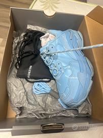 balenciaga triple s