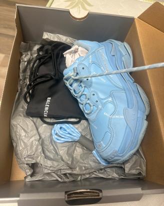balenciaga triple s
