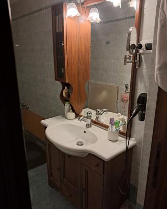 Mobiletto bagno completo con lavabo e specchio