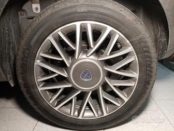 4 gomme pneumatici ESTIVI 