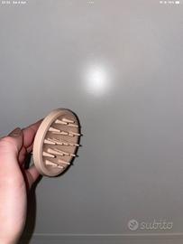 Spazzola massaggiante per cuoio capelluto