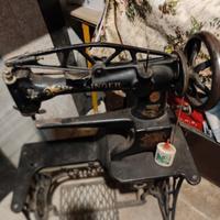 Macchina da cucire singer antica 