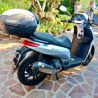 Scooter Piaggio Carnaby 300
