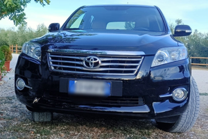 Toyota RAV4 III 2.2 D