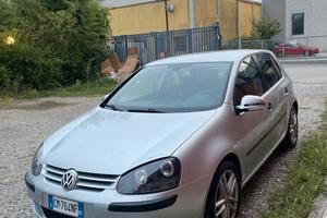 VOLKSWAGEN Golf 5ª serie - 2004