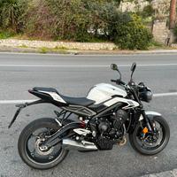 Triumph Street Triple 765 R - 2023