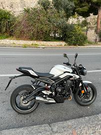Triumph Street Triple 765 R - 2023