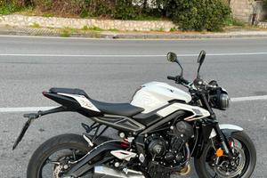 Triumph Street Triple 765 R - 2023