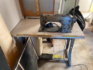 Macchina da cucire industriale Durkopp