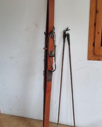 Sci d'epoca in legno con bacchette  del 900,
