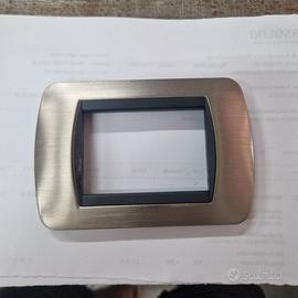 Placche Living International in metallo