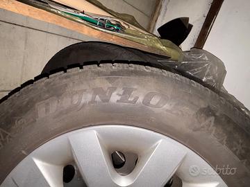 Gomme invernali 215/65 r 16 con cerchioni