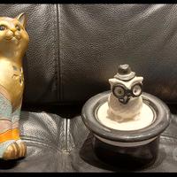 Soprammobili gatto, clessidra e porta-oggetti gufo