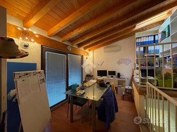 NEGOZIO A ROMANO DI LOMBARDIA