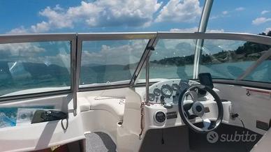 Parabrezza su misura per barche