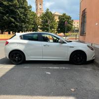 Alfa Romeo Giulietta 2.0 JTDm TCT 170 CV – 2011