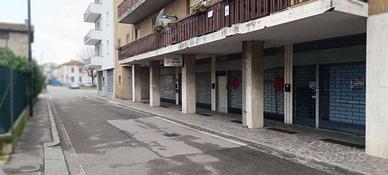 Immobile di 130 m² con 1 locale a Dalmine