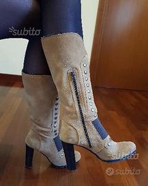 Stivali scamosciati in pelle con tacco alto n.41