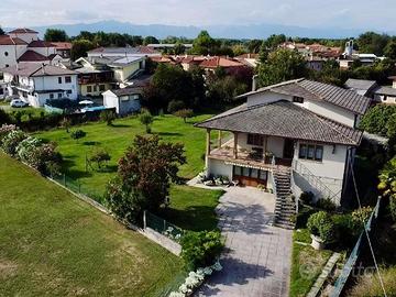 CASA INDIPENDENTE CON GRANDE GIARDINO