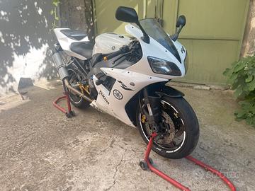 Yamaha YZF R1 - 2002