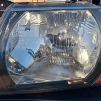 faro MITSUBISHI PAJERO V60