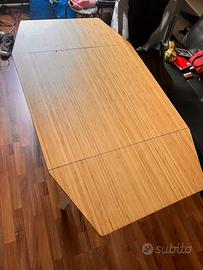 tavolo Ikea in legno con lati richiudibili