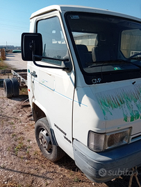 NISSAN TRADE 100 3000cc CON UN CILINDRO BLOCCATO