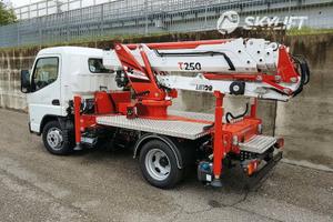 Gru compatta su autocarro BG Lift T250