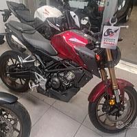 Honda CB 125 R nuova permute garanzia finanziament