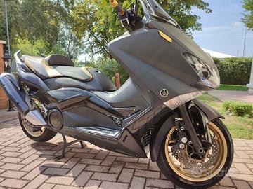 Yamaha T-Max 530 Black Max
