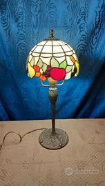 lampada da tavolo stile tiffany art nouveau vetro