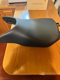 Sella BMW r1250r  standard  79 cm+cupolino puig