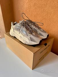 Adidas Yeezy Boost 700 V2 Static 45 1/3