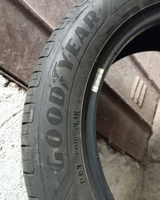 Pneumatici Goodyear efficient grip 195/55R16