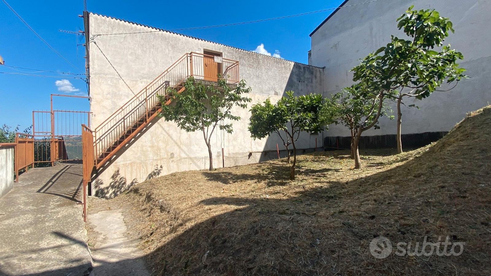 Appartamento in via Santo Ponte Santa Severina - Vista 2