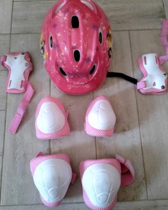 Casco bimba con ginocchiere, gomitiere, protezioni