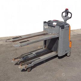 Stoccatore elettrico still doppia alzata